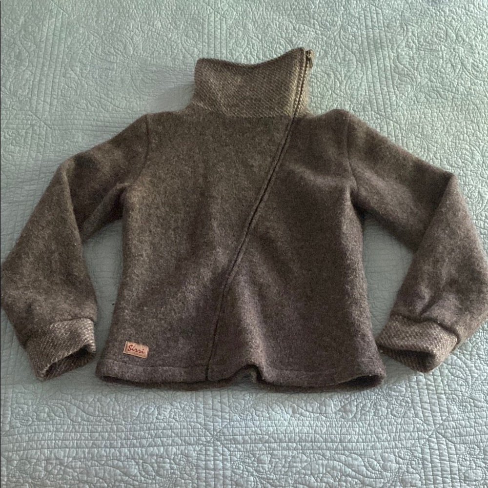 Diagonal Zip Wool Jacket With Collared Neckline - image 4